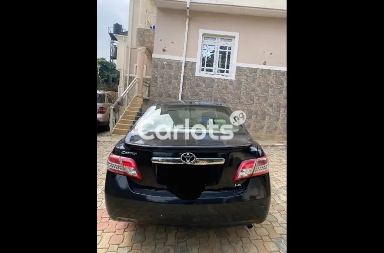 2011 TOYOTA CAMRY LE - 4/5