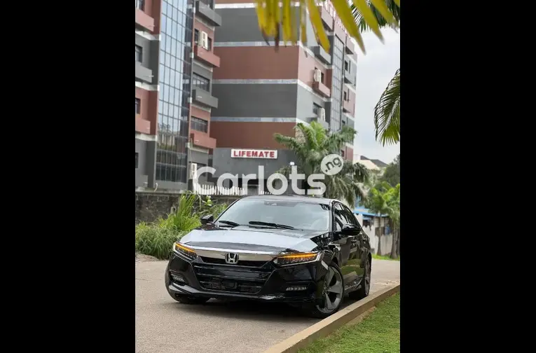 FOREIGN USED 2018 HONDA ACCORD TOURING - 1/5