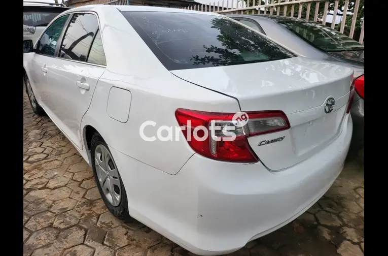 FOREIGN USED 2015 TOYOTA CAMRY/ACCIDENT FREE(DUBAI SPEC) - 5/5