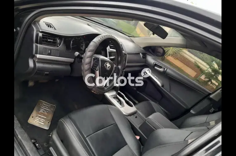 2014 TOYOTA CAMRY - 2/5