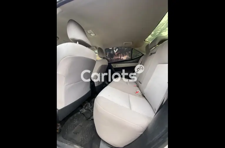 DISTRESS UNREGISTERED  2016 TOYOTA COROLLA LE - 4/5