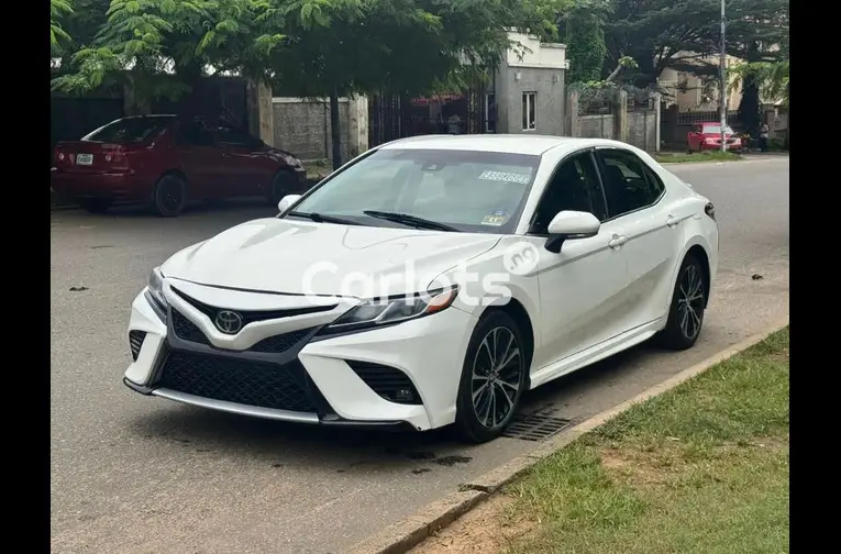FOREIGN USED 2018 TOYOTA CAMRY