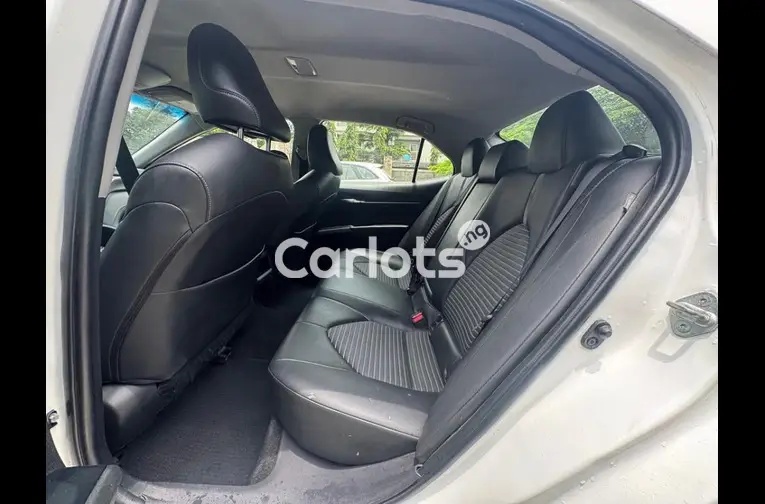 FOREIGN USED 2018 TOYOTA CAMRY - 4/5