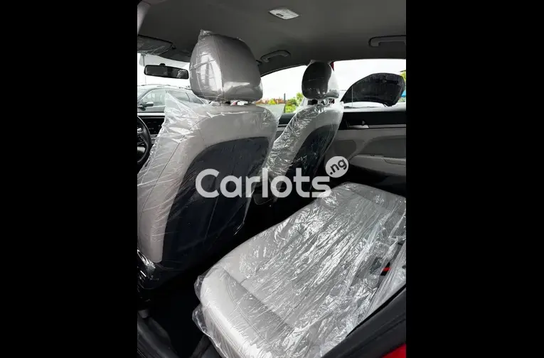 2017 HYUNDAI ELANTRA - 2/5