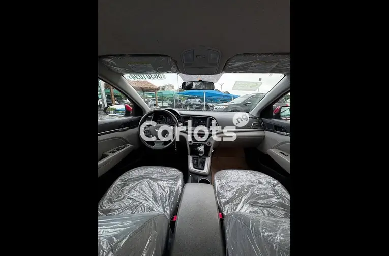 2017 HYUNDAI ELANTRA - 3/5