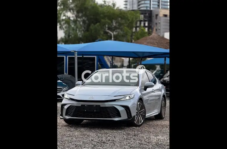 Toyota Camry 2025