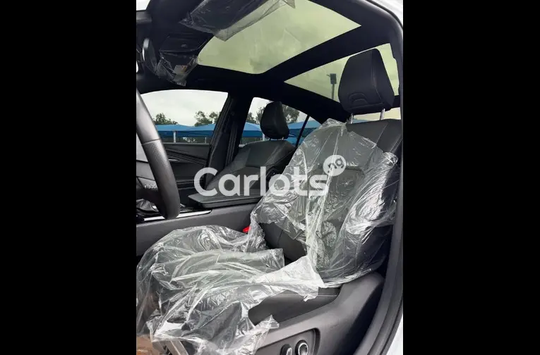 Toyota Camry 2025 - 3/4