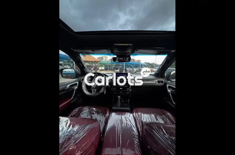 2023 LEXUS GX 570 - 3/5