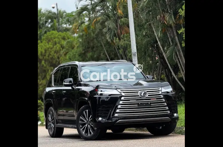 BRAND NEW 2024 LEXUS LX600 - 2/5