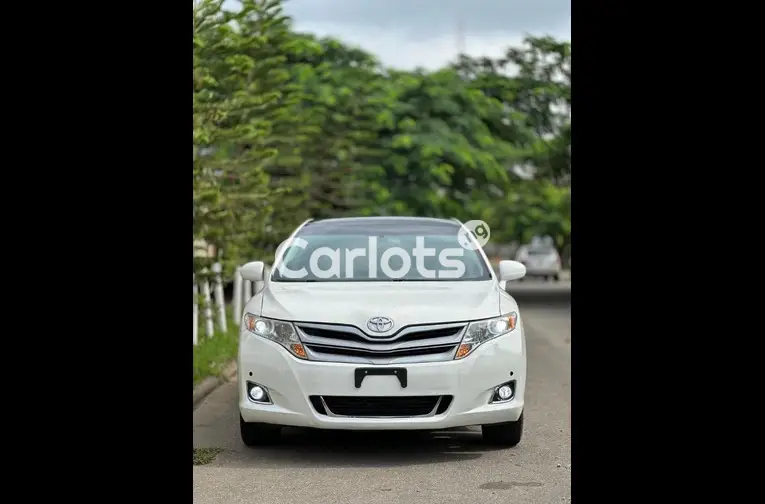 FOREIGN USED 2010 TOYOTA VENZA WITH PANORAMIC ROOF AND POWER BOOT