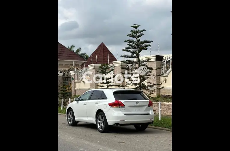 FOREIGN USED 2010 TOYOTA VENZA WITH PANORAMIC ROOF AND POWER BOOT - 5/5