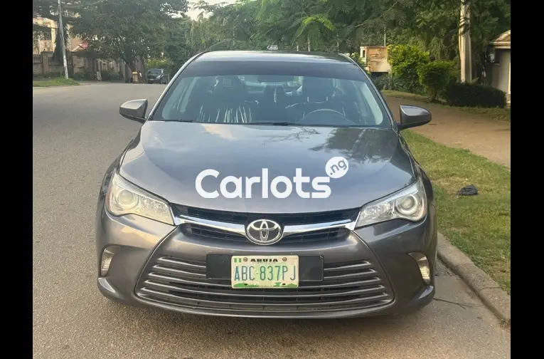 2016 TOYOTA CAMRY - 2/5