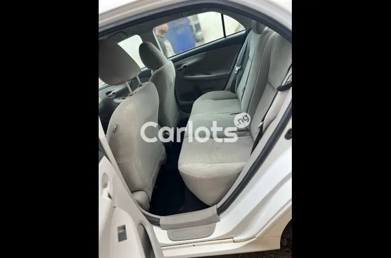 2013 Toyota Corolla - 4/5