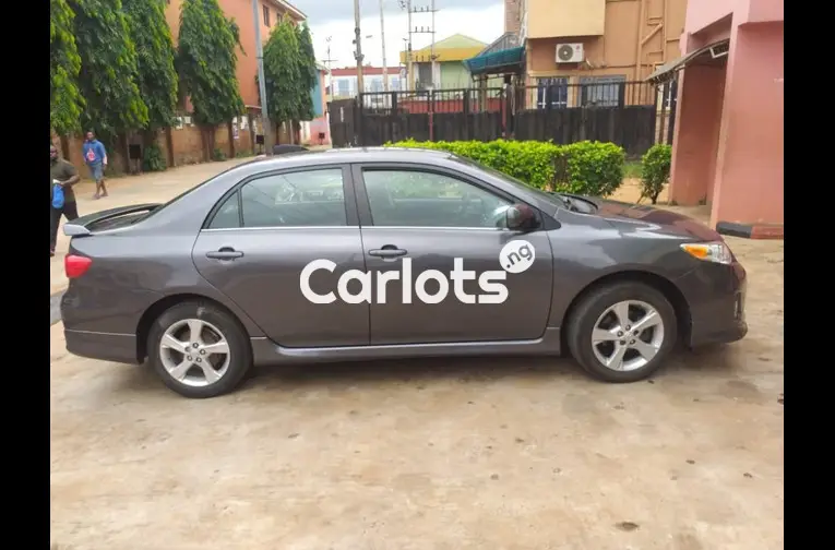 2010 Toyota Corolla Toks - 3/5