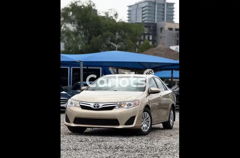 TOYOTA CAMRY 2014