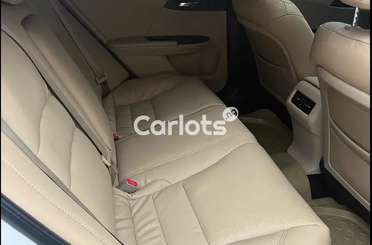 CLEAN NIGERIAN USED HONDA ACCORD 2013 MODEL - 3/7
