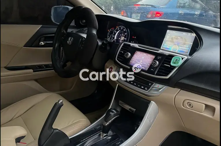 CLEAN NIGERIAN USED HONDA ACCORD 2013 MODEL - 4/7