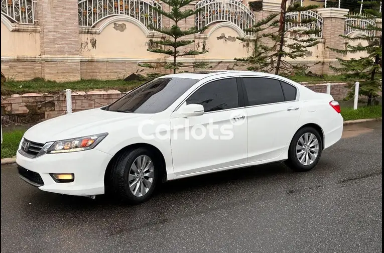 CLEAN NIGERIAN USED HONDA ACCORD 2013 MODEL - 6/7