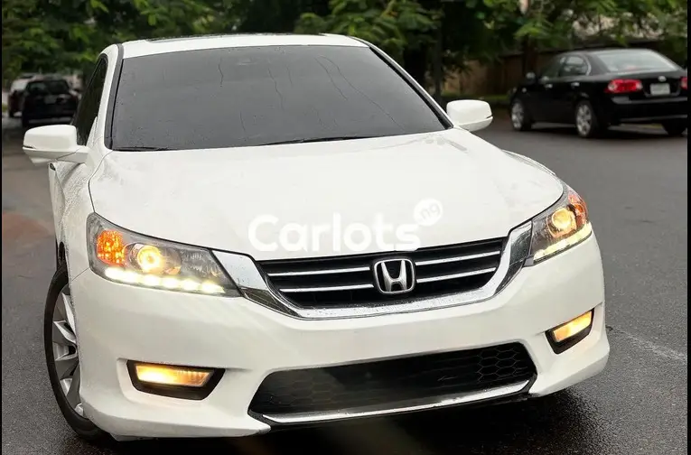 CLEAN NIGERIAN USED HONDA ACCORD 2013 MODEL