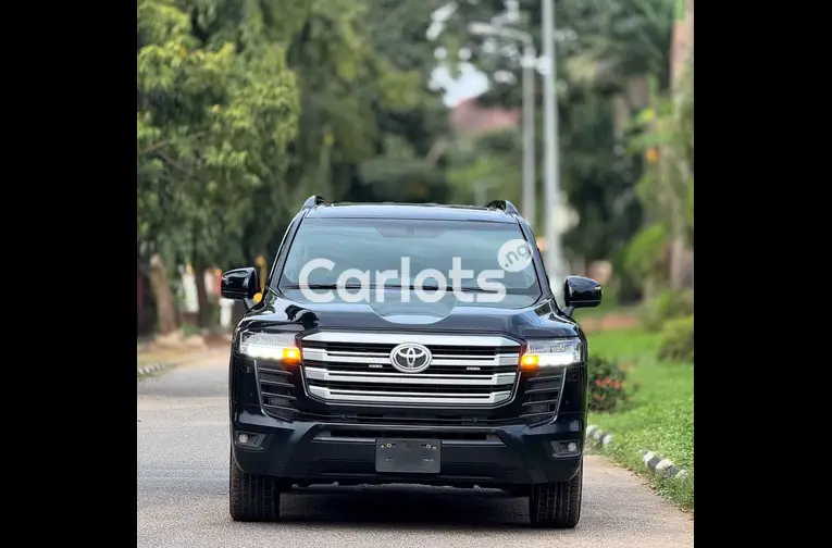 2023 TOYOTA LAND CRUISER GX.R - 2/7