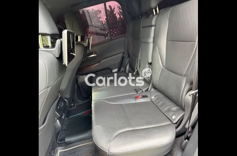 2023 TOYOTA LAND CRUISER GX.R - 6/7