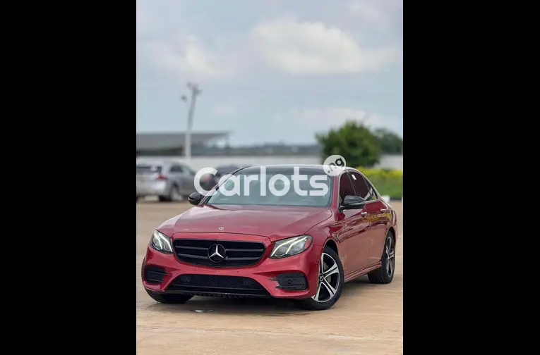 2017 MERCEDES BENZ E300 FULL OPTION - 1/7