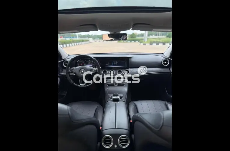 2017 MERCEDES BENZ E300 FULL OPTION - 4/7