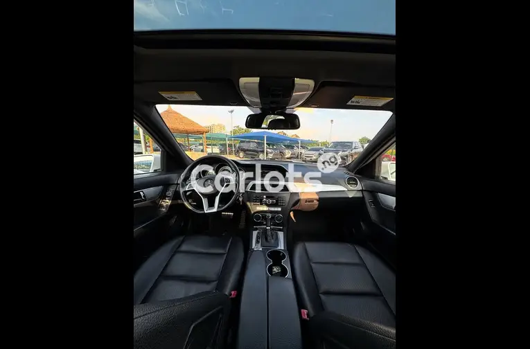 Extremely Clean 2013 Mercedes Benz C300 - 2/7