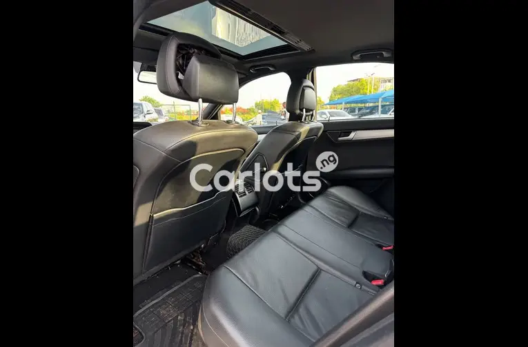 Extremely Clean 2013 Mercedes Benz C300 - 3/7