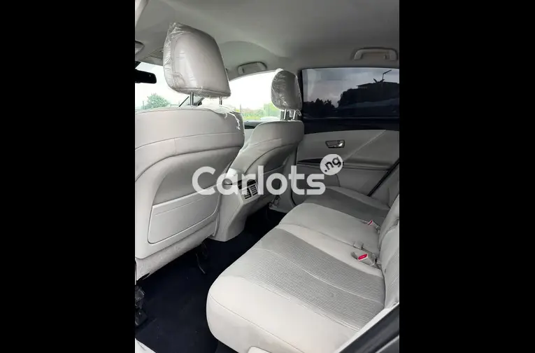 Used TOYOTA VENZA 2013 - 3/7