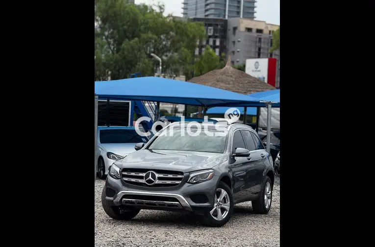 2019 MERCEDES GLC300