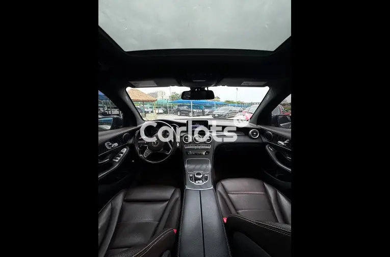 2019 MERCEDES GLC300 - 2/7