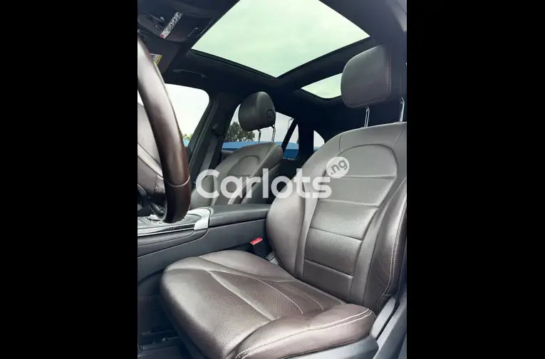 2019 MERCEDES GLC300 - 3/7