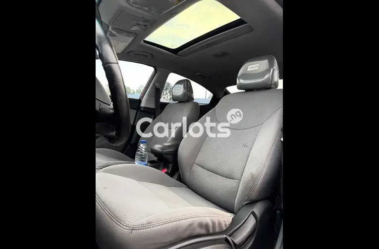 2013 HYUNDAI ELANTRA - 4/6