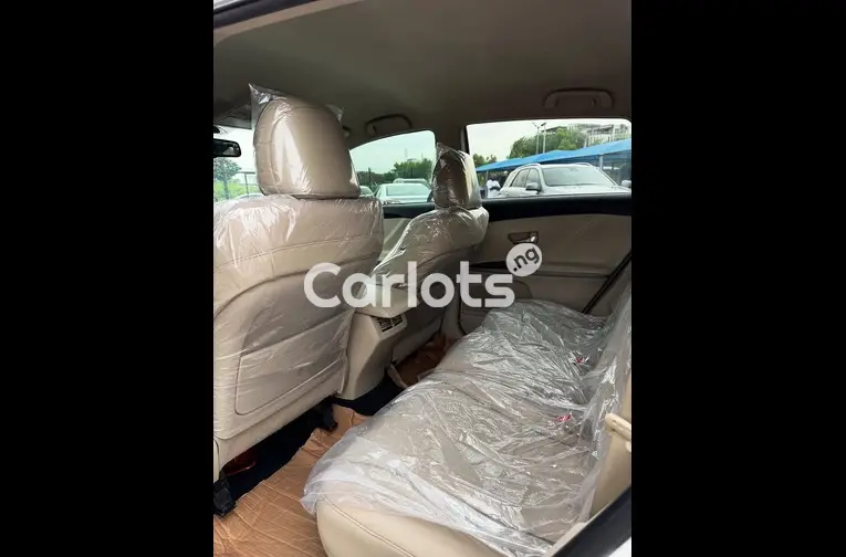 TOYOTA VENZA 2015 - 3/6