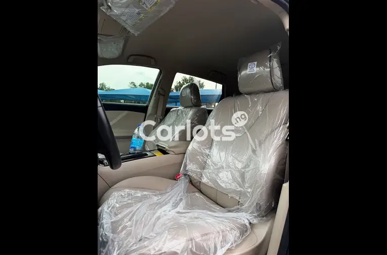 TOYOTA VENZA 2015 - 4/6