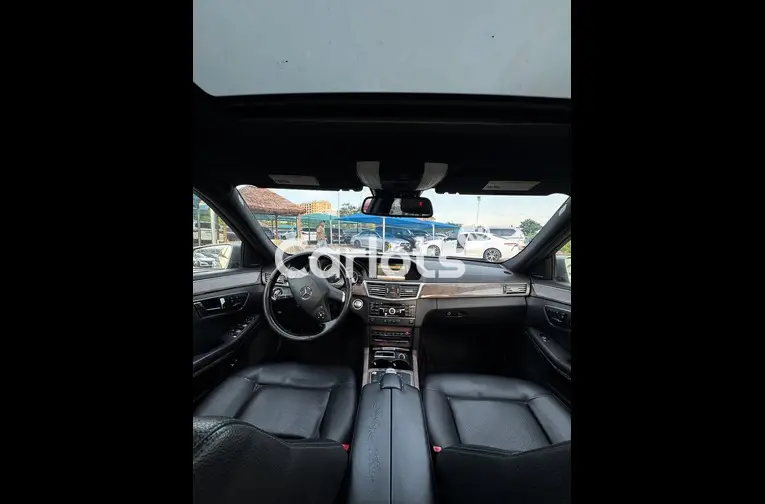 2011 MERCEDES E350 - 2/6