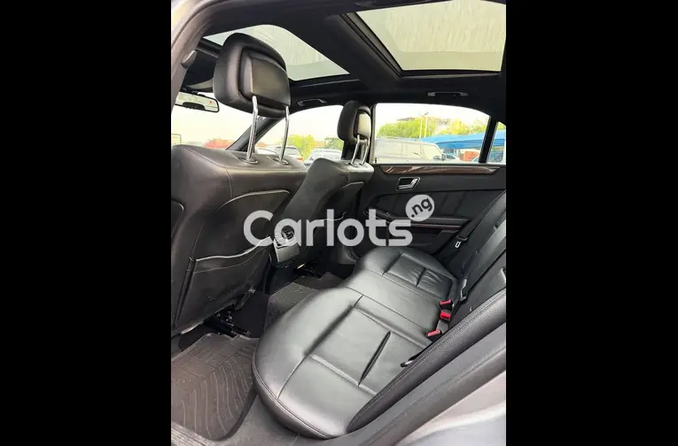 2011 MERCEDES E350 - 3/6