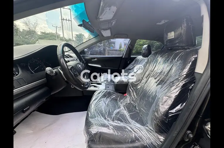 2014 TOYOTA CAMRY S E - 4/7