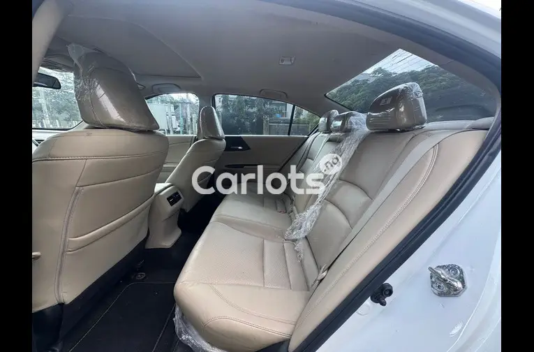 2016 HONDA ACCORD (FULL OPTION) - 3/7