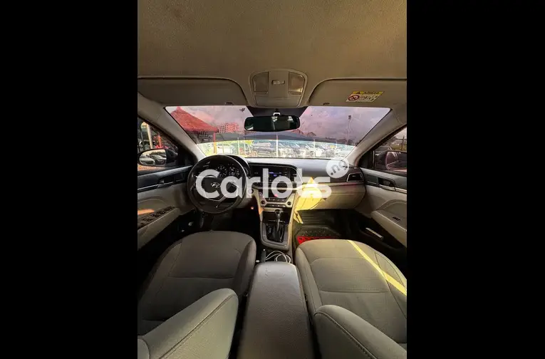 Clean 2012 Hyundai Elantra - 2/7