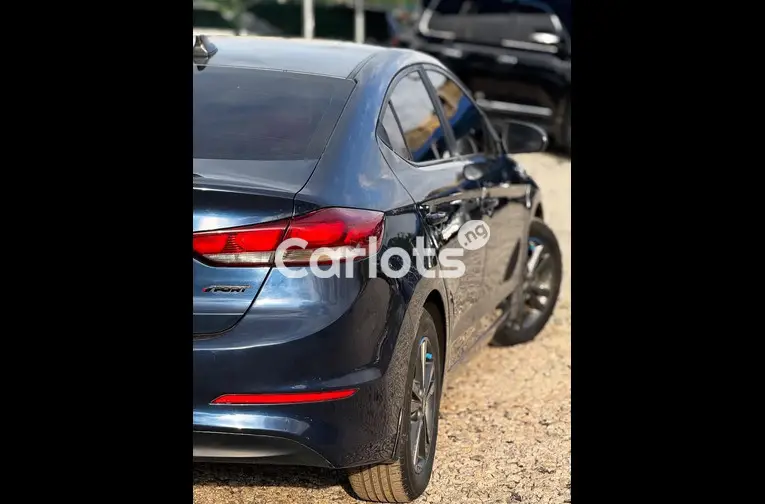 Clean 2012 Hyundai Elantra - 6/7