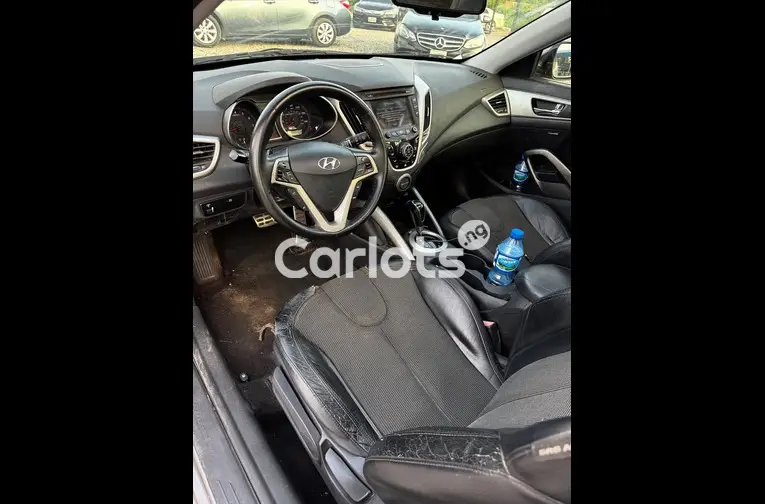 Foreign Used 2012 Hyundai Veloster - 2/7