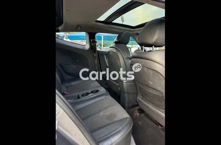 Foreign Used 2012 Hyundai Veloster - 4/7