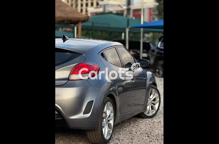 Foreign Used 2012 Hyundai Veloster - 6/7