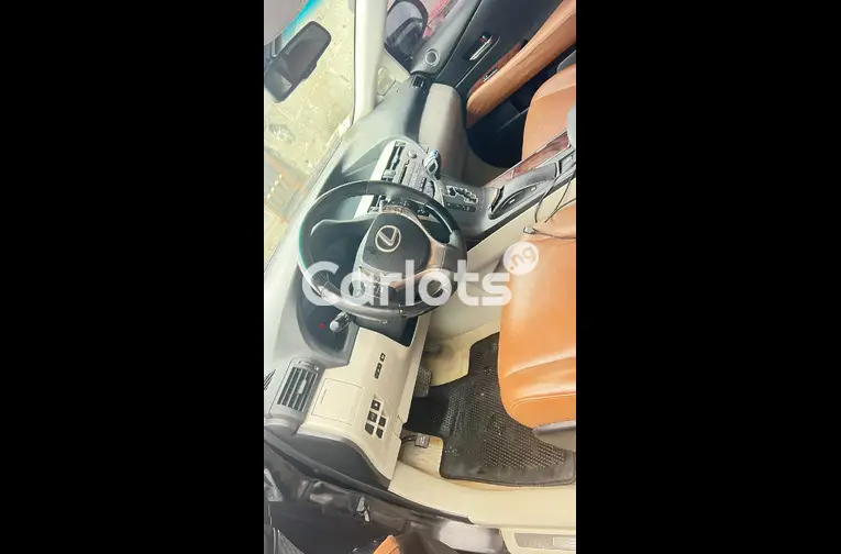 BELGIUM GRADE 2010 UPGRADED TO 2013 LEXUS RX350 - 2/7