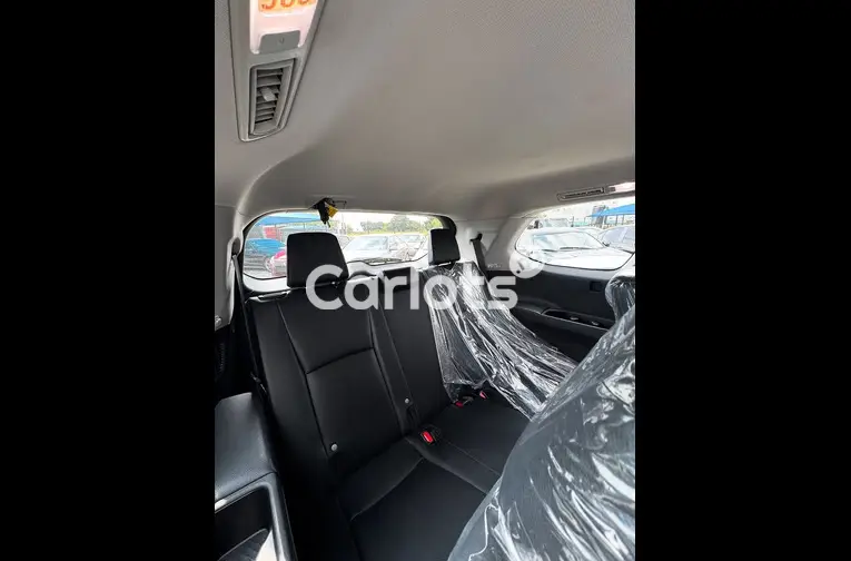 2024 TOYOTA GRAND HIGHLANDER - 3/7