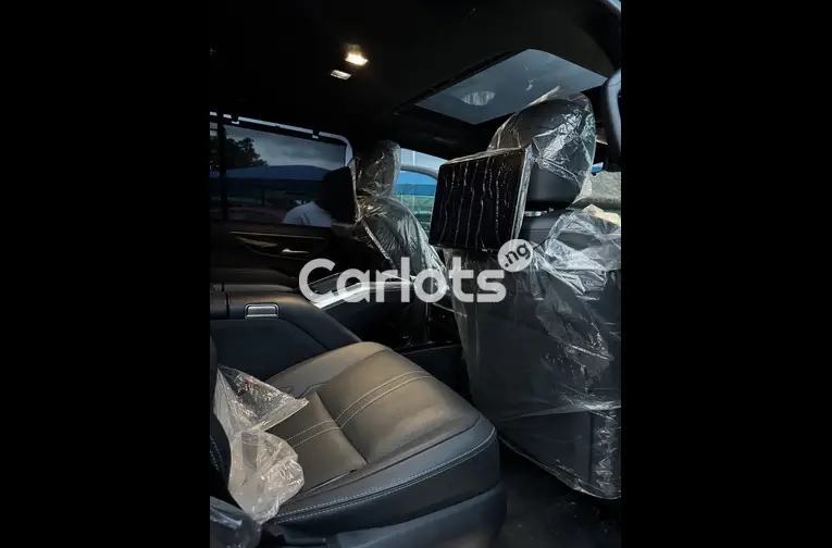 2023 LEXUS LX 600 VIP - 4/7