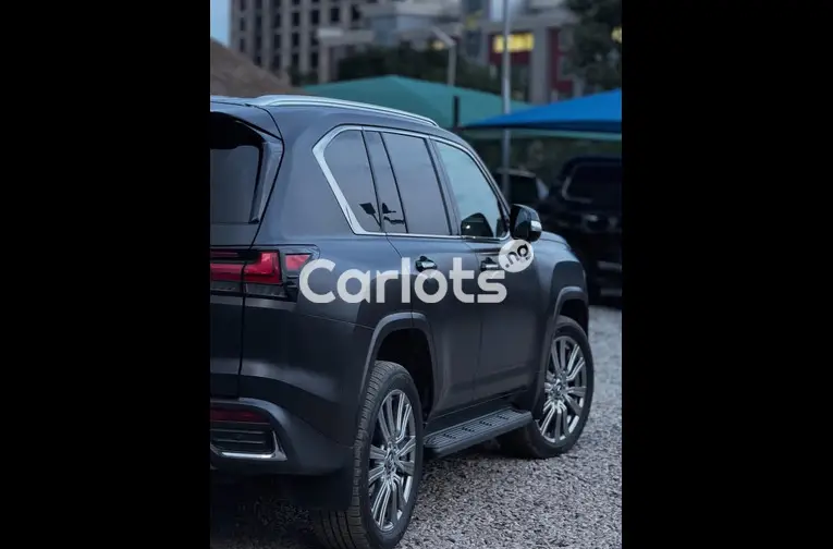 2023 LEXUS LX 600 VIP - 6/7