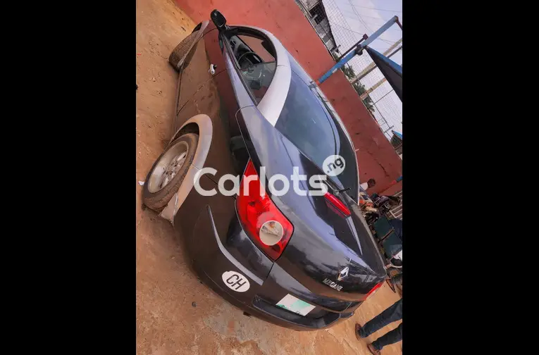 CLEAN REGISTERED 2004 RENAULT LAGUNA CONVERTIBLE